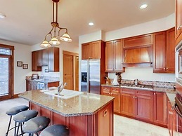 Premier 3 Bedroom Ski in, Ski out Lone Eagle Condo With the Best Acces