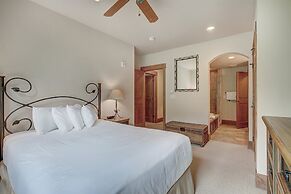 Premier 3 Bedroom Ski in, Ski out Lone Eagle Condo With the Best Acces