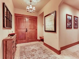 Premier 3 Bedroom Ski in, Ski out Lone Eagle Condo With the Best Acces