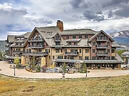 Crystal Peak Lodge 1 Bedroom Ski in, Ski out Slopeside Condo at the Ba