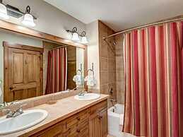 Luxury 3 Bedroom Mountain Vacation Rental in Breckenridge Just Two Blo
