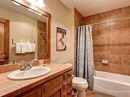 Luxury 3 Bedroom Mountain Vacation Rental in Breckenridge Just Two Blo