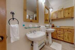 Family Friendly 3 Bedroom Mountain Vacation Rental in Keystone With Co