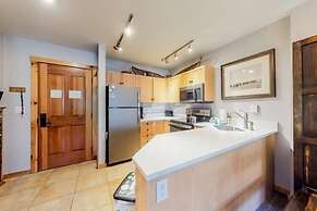 1 Bedroom Premier Mountain Condo in River Run Village Just a Short Wal