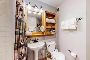 1 Bedroom Premier Mountain Condo in River Run Village Just a Short Wal