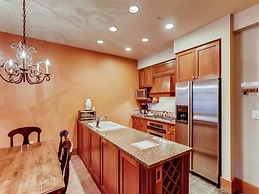 Premier 1 Bedroom Ski in, Ski out Lone Eagle Condo With the Best Acces