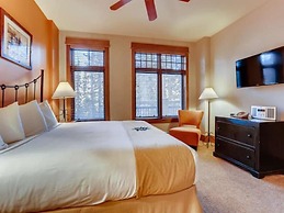 Premier 1 Bedroom Ski in, Ski out Lone Eagle Condo With the Best Acces