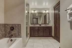 Crystal Peak Lodge 2 Bedroom Ski in, Ski out Slopeside Condo at the Ba