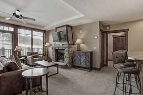 Crystal Peak Lodge 2 Bedroom Ski in, Ski out Slopeside Condo at the Ba