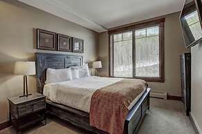 Crystal Peak Lodge 2 Bedroom Ski in, Ski out Slopeside Condo at the Ba