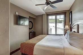 Crystal Peak Lodge 2 Bedroom Ski in, Ski out Slopeside Condo at the Ba