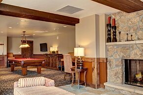 Crystal Peak Lodge 2 Bedroom Ski in, Ski out Slopeside Condo at the Ba