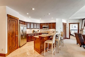Crystal Peak Lodge 3 Bedroom Ski in, Ski out Slopeside Condo at the Ba