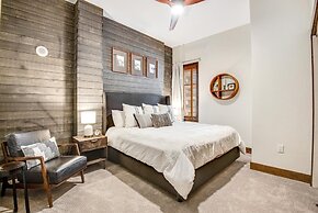 Perfectly Placed 2 Bedroom Vacation Rental in Historic Downtown Brecke