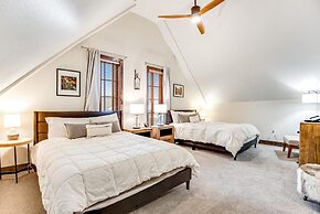 Perfectly Placed 2 Bedroom Vacation Rental in Historic Downtown Brecke