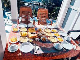 Poomaz Peace Palace - Ella