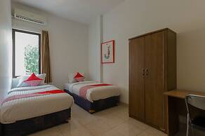 Super OYO 866 Idola Residence