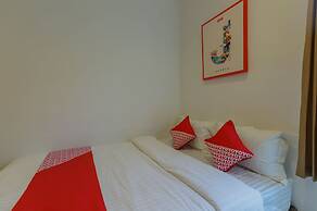 Super OYO 866 Idola Residence