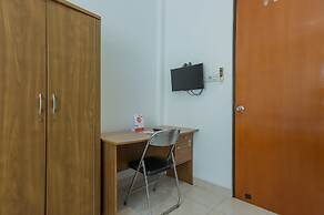 Super OYO 866 Idola Residence