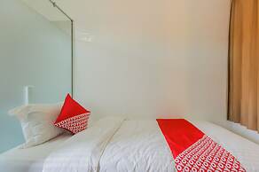 Super OYO 866 Idola Residence