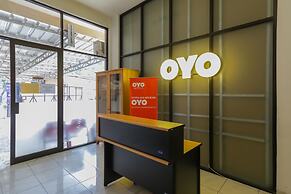 Super OYO 866 Idola Residence