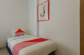 Super OYO 866 Idola Residence