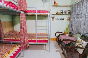 Nha Sin's Homestay - Hostel