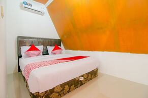 OYO 921 Hotel Ratu Pantai