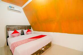 OYO 921 Hotel Ratu Pantai