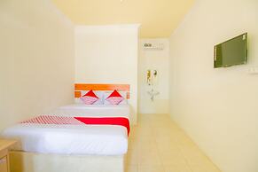 OYO 921 Hotel Ratu Pantai