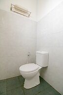 OYO 921 Hotel Ratu Pantai