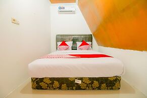 OYO 921 Hotel Ratu Pantai