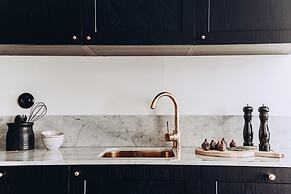 Ocho Suites & Kitchen