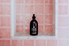 Ocho Suites & Kitchen