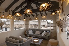 Ocho Suites & Kitchen