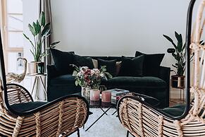 Ocho Suites & Kitchen