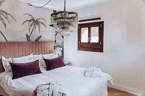 Ocho Suites & Kitchen