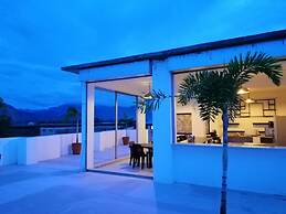 Hotel Rupert A Baler