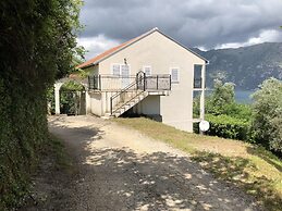 2 Bedroom Apartment With Beautiful Views