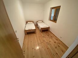 2 Bedroom Apartment With Beautiful Views