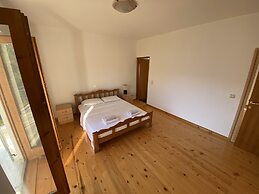 2 Bedroom Apartment With Beautiful Views