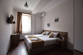 Day Room Art Hotel