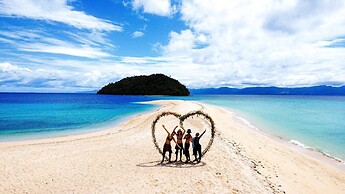 Sunset Cove Beach & Dive Resort