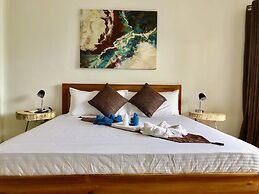 Sunset Cove Beach & Dive Resort