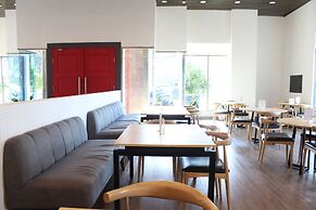 Super OYO Townhouse 1 Hotel Salemba