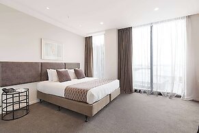 Ramada Suites By Wyndham Victoria Street West