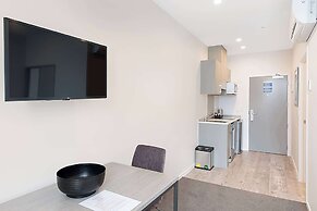 Ramada Suites By Wyndham Victoria Street West