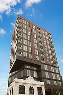 Ramada Suites By Wyndham Victoria Street West