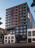 Ramada Suites By Wyndham Victoria Street West