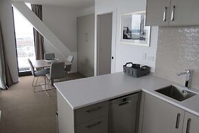 Ramada Suites By Wyndham Victoria Street West